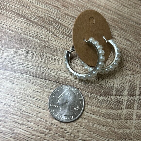 White Pearl Hoop Silver Clasp Earrings - Picture 5 of 5